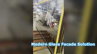 Zamówienia na drzwi, okna i szklane ściany osłonowe przeznaczone do Tanzanii są wysyłane w drewnie