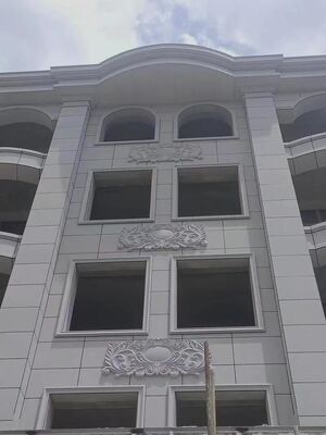 Dobra cena. Szczupła ściana kamienna 30 mm, dostosowywalny kolor i kształt, łatwa instalacja na sucho w Internecie