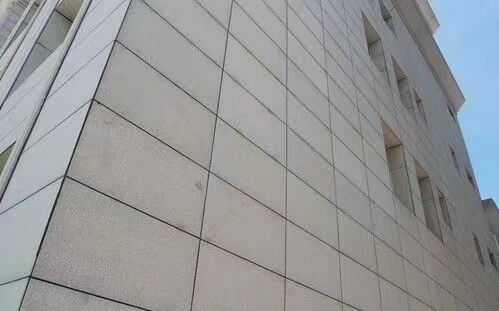 Dobra cena. Doskonała izolacja termiczna kamiennej ściany zasłonowej dla instalacji dostosowywalnych w Internecie