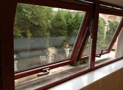 Harga yang bagus Fluorocarbon Spray Aluminium Kaca Jendela Pribadi dan Disesuaikan Top Hang Window on line