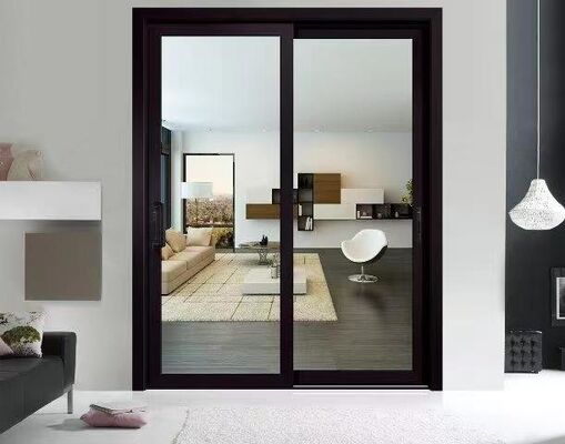 Buen precio Puerta corredera de aluminio de vidrio personalizada con pulverización en línea