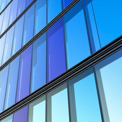 Καλή τιμή Customizable Color Glass Curtain Wall Sleek And Modern Aesthetics Adjustable Light Function σε απευθείας σύνδεση