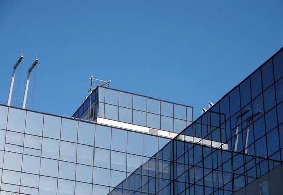 Goede prijs Aanpasbaar aluminiumpaneel geluidsdichte glazen gordijnwand voor energiebesparing met aangepaste patronen beschikbaar online