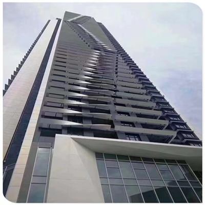 Buen precio Forma rectangular Pared de cortina resistente a la intemperie con buen aislamiento acústico en línea
