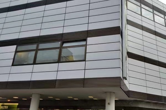 İyi bir fiyat. Modern Taş Perde Duvarı 25-35mm özelleştirilebilir şekil düşük bakım kuru asılı kurulum çevrimiçi