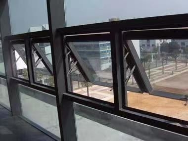 Goede prijs Aanpasbaar aluminium bovenhangvenster met fluorocarbonabspray online