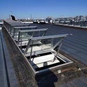 Buon prezzo Finestre di alluminio top hang di lunga durata isolanti finestre di alluminio per edifici in linea