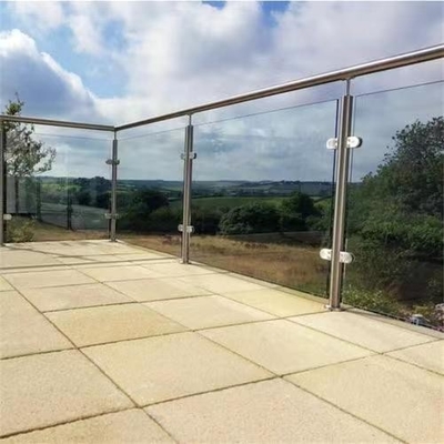 Buen precio Ahorro de espacio Barandillas de vidrio personalizadas Instalación fácil con estilo moderno y hermosas características en línea